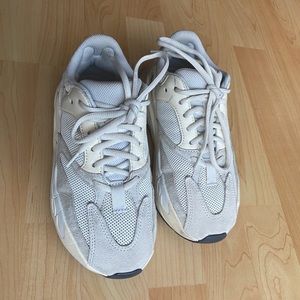 Yeezy adidas boost 700 “analog”